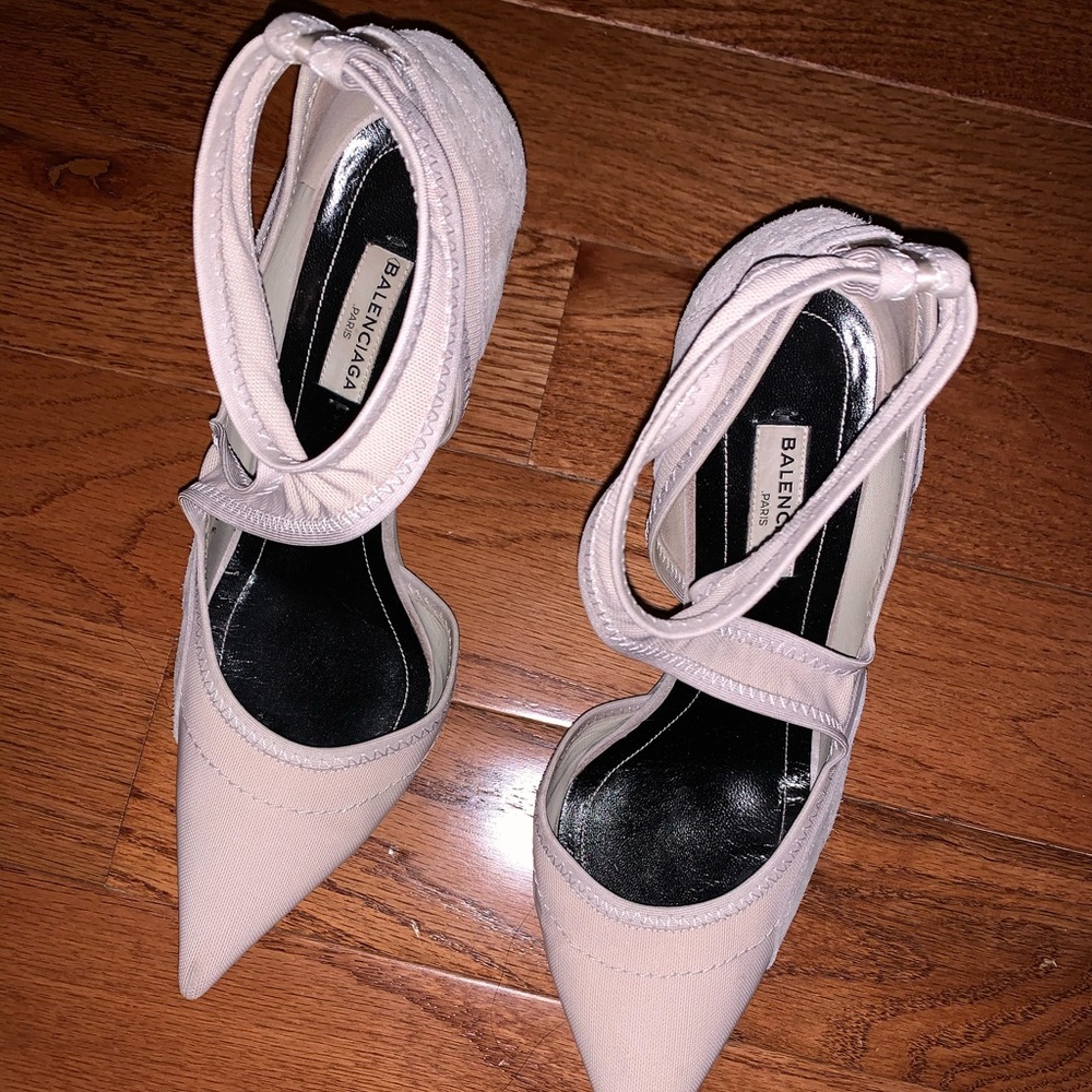 🚨SOLD🚨 BALECIAGA rare heels ASO on Kim K.